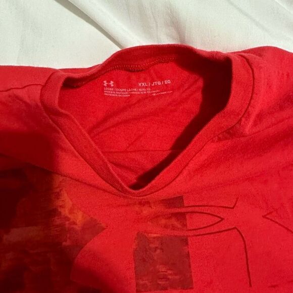 Under Armour boys T-shirt size YXL - Picture 2 of 2